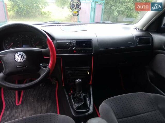 Черный Фольксваген Гольф, объемом двигателя 1.6 л и пробегом 264 тыс. км за 4000 $, фото 11 на Automoto.ua