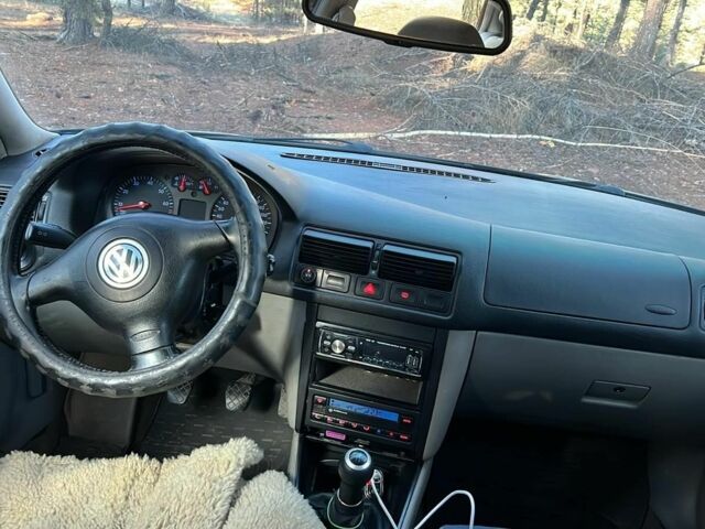 Черный Фольксваген Гольф, объемом двигателя 1.6 л и пробегом 220 тыс. км за 4100 $, фото 10 на Automoto.ua
