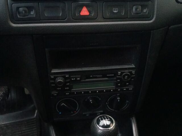 Чорний Фольксваген Гольф, об'ємом двигуна 1.4 л та пробігом 288 тис. км за 3300 $, фото 11 на Automoto.ua