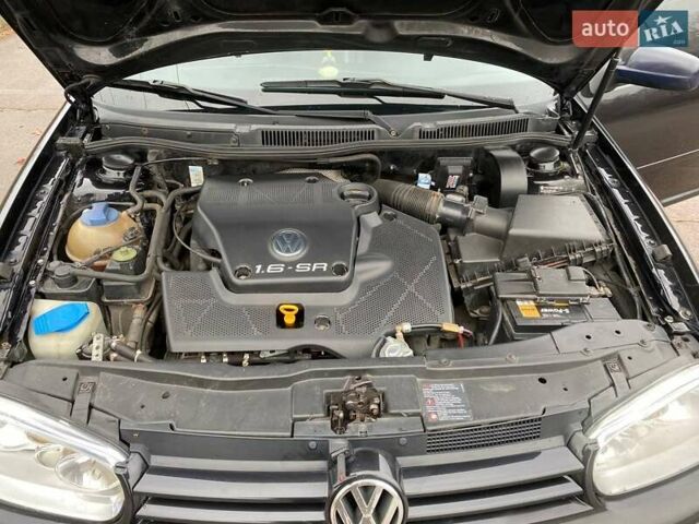 Черный Фольксваген Гольф, объемом двигателя 1.6 л и пробегом 315 тыс. км за 4600 $, фото 10 на Automoto.ua