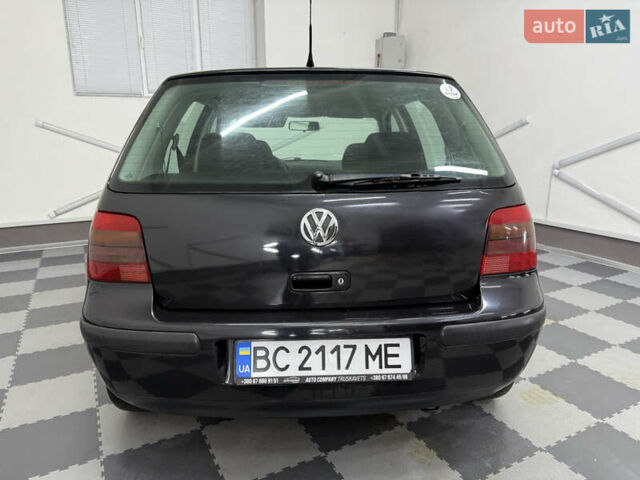 Черный Фольксваген Гольф, объемом двигателя 1.6 л и пробегом 212 тыс. км за 3599 $, фото 52 на Automoto.ua