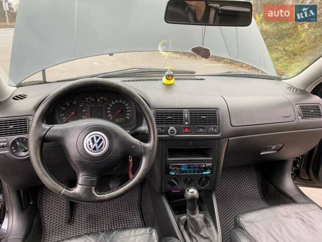 Черный Фольксваген Гольф, объемом двигателя 1.6 л и пробегом 315 тыс. км за 4600 $, фото 22 на Automoto.ua