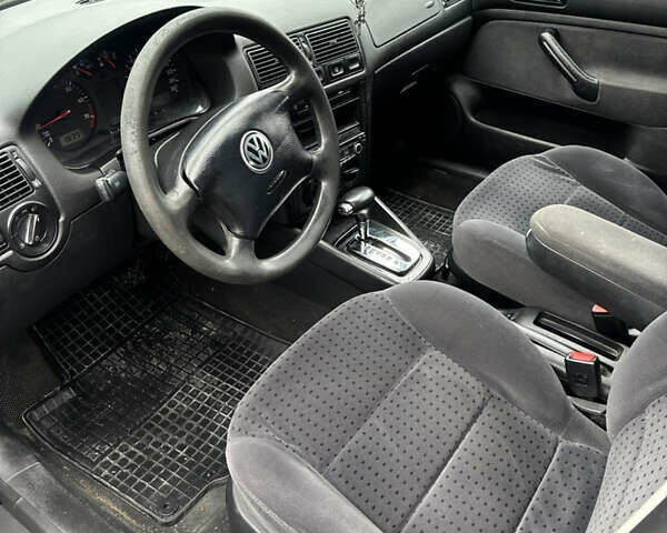 Черный Фольксваген Гольф, объемом двигателя 1.6 л и пробегом 240 тыс. км за 4300 $, фото 6 на Automoto.ua