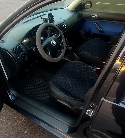 Чорний Фольксваген Гольф, об'ємом двигуна 1.4 л та пробігом 238 тис. км за 3750 $, фото 2 на Automoto.ua