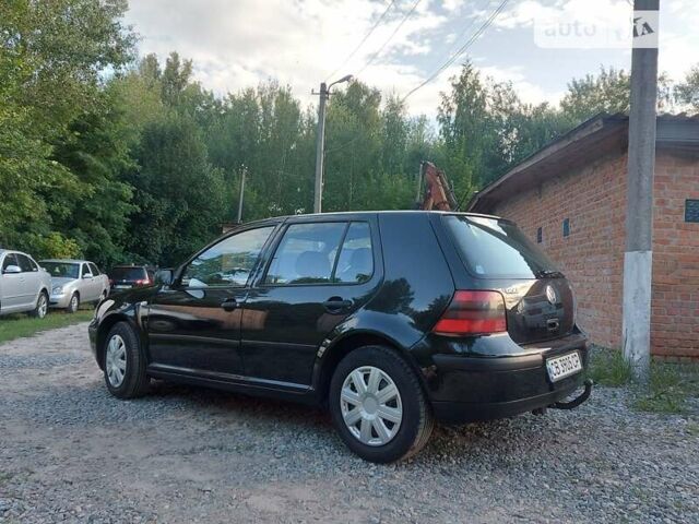 Черный Фольксваген Гольф, объемом двигателя 1.6 л и пробегом 285 тыс. км за 4500 $, фото 3 на Automoto.ua