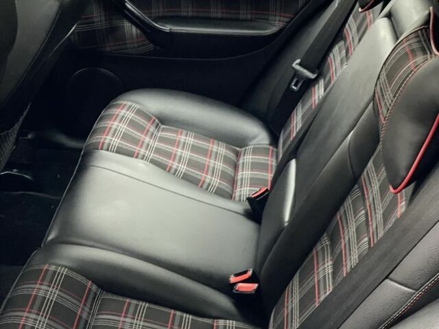 Чорний Фольксваген Гольф, об'ємом двигуна 1.8 л та пробігом 250 тис. км за 4000 $, фото 13 на Automoto.ua