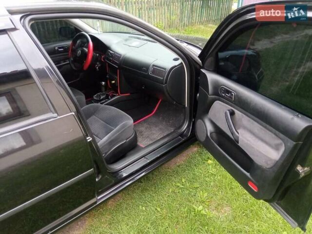 Черный Фольксваген Гольф, объемом двигателя 1.6 л и пробегом 264 тыс. км за 4000 $, фото 15 на Automoto.ua