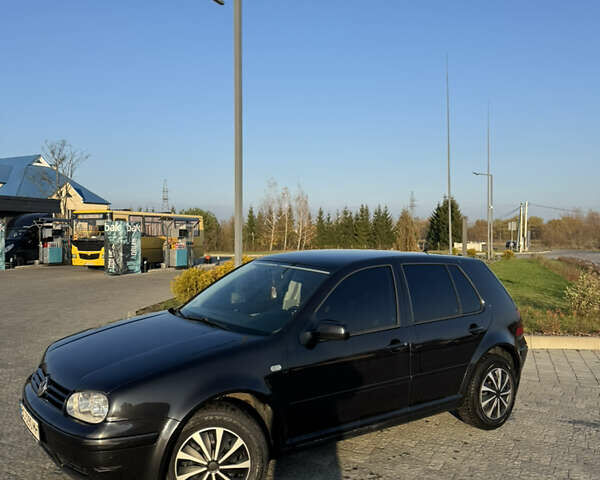 Черный Фольксваген Гольф, объемом двигателя 1.6 л и пробегом 268 тыс. км за 3800 $, фото 9 на Automoto.ua