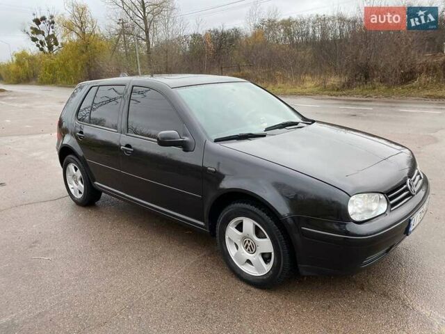 Черный Фольксваген Гольф, объемом двигателя 1.6 л и пробегом 315 тыс. км за 4600 $, фото 4 на Automoto.ua