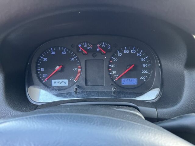 Черный Фольксваген Гольф, объемом двигателя 1.4 л и пробегом 247 тыс. км за 3000 $, фото 6 на Automoto.ua