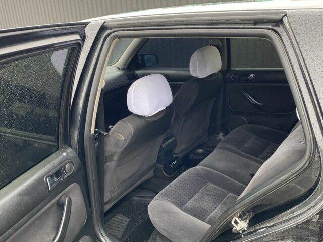 Чорний Фольксваген Гольф, об'ємом двигуна 1.9 л та пробігом 320 тис. км за 4500 $, фото 23 на Automoto.ua