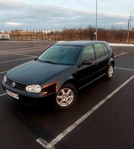 Чорний Фольксваген Гольф, об'ємом двигуна 1.4 л та пробігом 238 тис. км за 3750 $, фото 1 на Automoto.ua