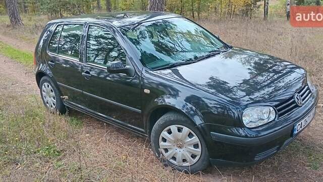 Черный Фольксваген Гольф, объемом двигателя 1.6 л и пробегом 250 тыс. км за 4500 $, фото 3 на Automoto.ua