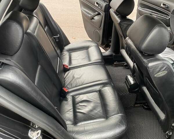 Черный Фольксваген Гольф, объемом двигателя 1.6 л и пробегом 315 тыс. км за 4600 $, фото 16 на Automoto.ua