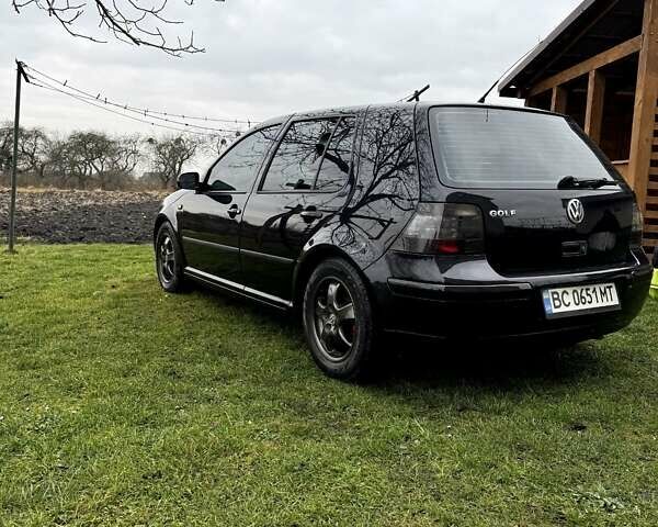 Черный Фольксваген Гольф, объемом двигателя 1.39 л и пробегом 258 тыс. км за 3800 $, фото 7 на Automoto.ua