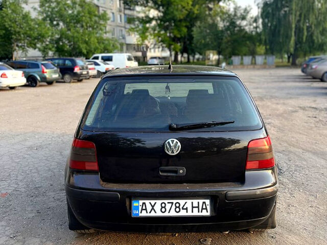 Черный Фольксваген Гольф, объемом двигателя 1.4 л и пробегом 370 тыс. км за 3250 $, фото 3 на Automoto.ua