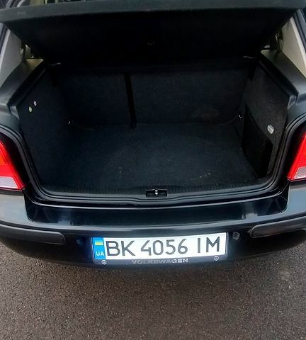 Чорний Фольксваген Гольф, об'ємом двигуна 1.4 л та пробігом 238 тис. км за 3750 $, фото 6 на Automoto.ua