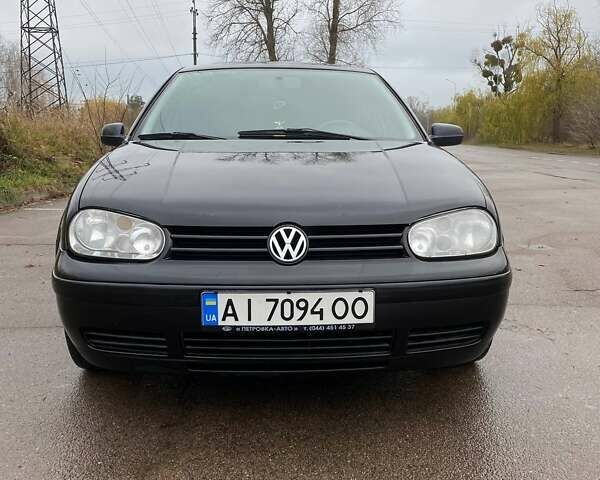 Черный Фольксваген Гольф, объемом двигателя 1.6 л и пробегом 315 тыс. км за 4600 $, фото 3 на Automoto.ua
