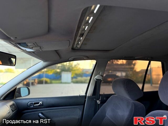 Черный Фольксваген Гольф, объемом двигателя 1.4 л и пробегом 200 тыс. км за 4250 $, фото 9 на Automoto.ua