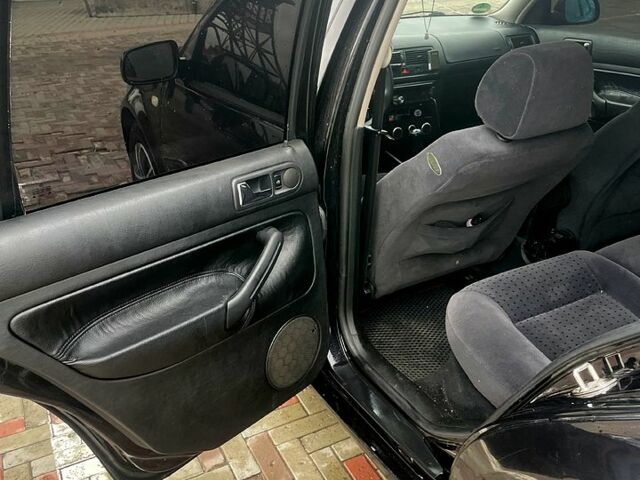 Черный Фольксваген Гольф, объемом двигателя 1.6 л и пробегом 0 тыс. км за 4350 $, фото 10 на Automoto.ua