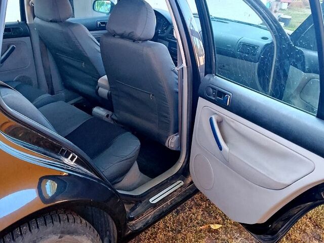 Черный Фольксваген Гольф, объемом двигателя 1.4 л и пробегом 233 тыс. км за 4100 $, фото 12 на Automoto.ua