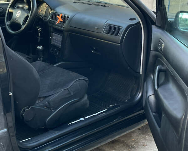 Чорний Фольксваген Гольф, об'ємом двигуна 1.6 л та пробігом 302 тис. км за 4100 $, фото 15 на Automoto.ua