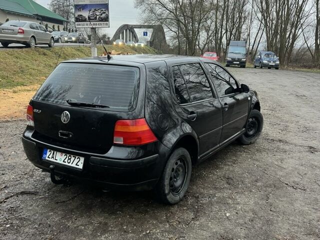 Черный Фольксваген Гольф, объемом двигателя 1.4 л и пробегом 345 тыс. км за 999 $, фото 4 на Automoto.ua