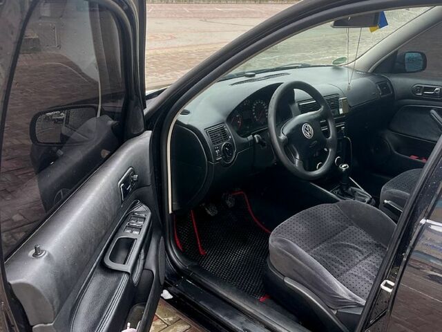 Черный Фольксваген Гольф, объемом двигателя 1.6 л и пробегом 0 тыс. км за 4350 $, фото 7 на Automoto.ua