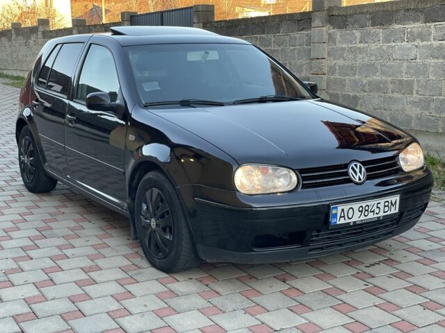 Черный Фольксваген Гольф, объемом двигателя 1.9 л и пробегом 371 тыс. км за 3900 $, фото 1 на Automoto.ua