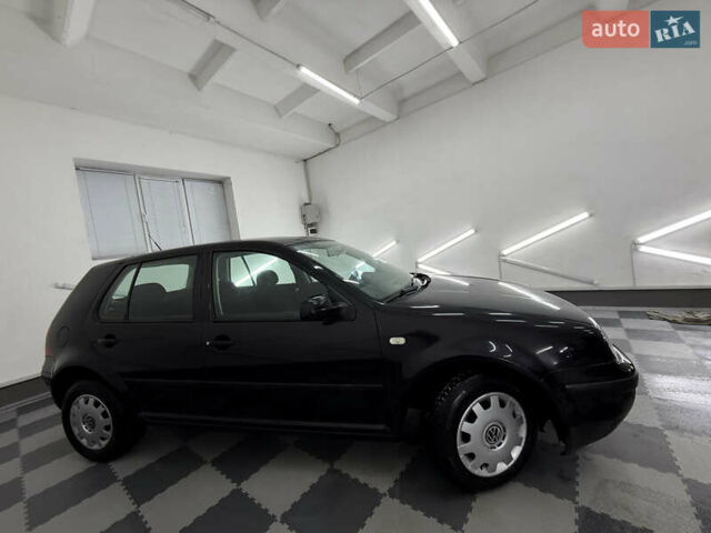 Черный Фольксваген Гольф, объемом двигателя 1.6 л и пробегом 212 тыс. км за 3599 $, фото 30 на Automoto.ua
