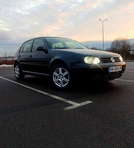 Чорний Фольксваген Гольф, об'ємом двигуна 1.4 л та пробігом 238 тис. км за 3750 $, фото 4 на Automoto.ua