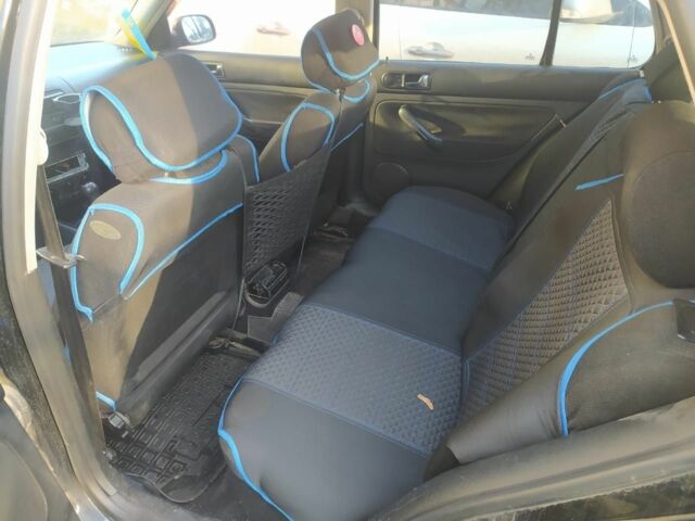 Черный Фольксваген Гольф, объемом двигателя 1.9 л и пробегом 300 тыс. км за 2200 $, фото 3 на Automoto.ua