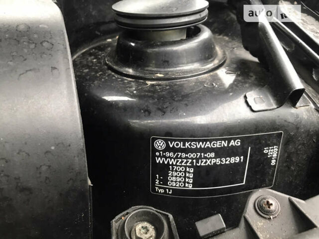 Чорний Фольксваген Гольф, об'ємом двигуна 1.6 л та пробігом 210 тис. км за 4350 $, фото 23 на Automoto.ua