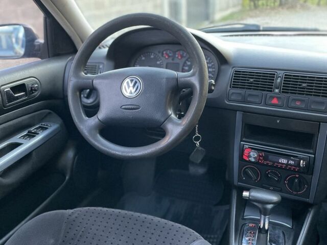 Черный Фольксваген Гольф, объемом двигателя 1.9 л и пробегом 371 тыс. км за 3900 $, фото 6 на Automoto.ua