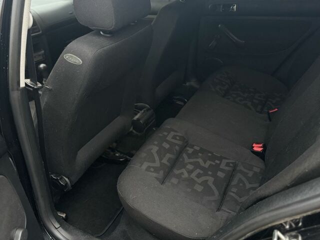 Чорний Фольксваген Гольф, об'ємом двигуна 1.4 л та пробігом 268 тис. км за 3300 $, фото 6 на Automoto.ua