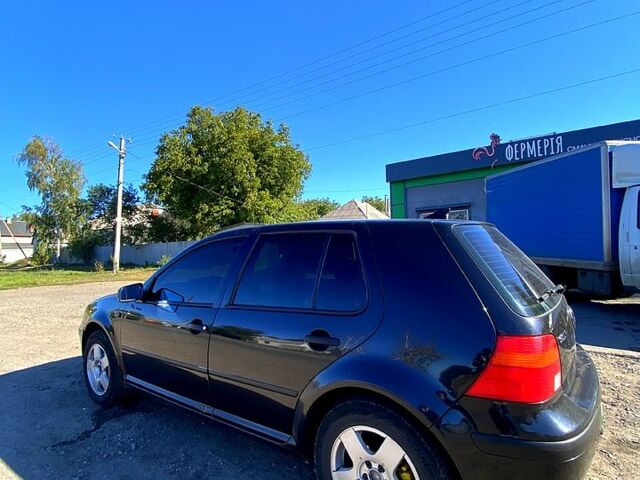 Черный Фольксваген Гольф, объемом двигателя 1.6 л и пробегом 300 тыс. км за 3600 $, фото 2 на Automoto.ua