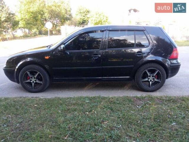 Черный Фольксваген Гольф, объемом двигателя 1.6 л и пробегом 264 тыс. км за 4000 $, фото 5 на Automoto.ua