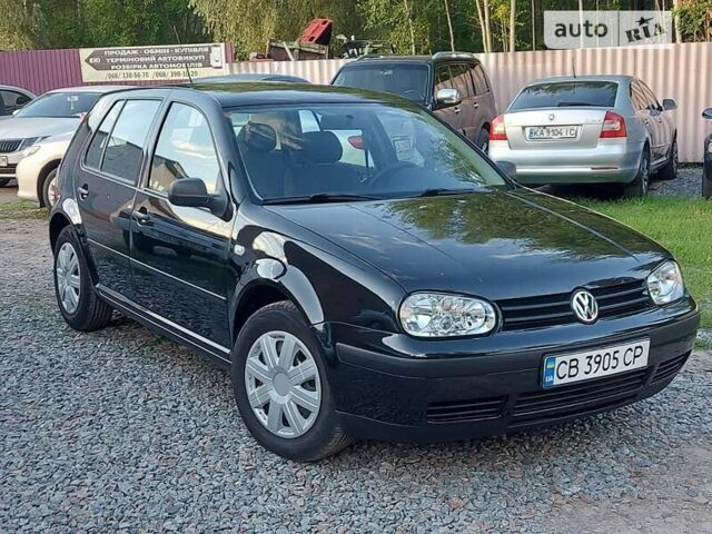 Черный Фольксваген Гольф, объемом двигателя 1.6 л и пробегом 285 тыс. км за 4500 $, фото 4 на Automoto.ua