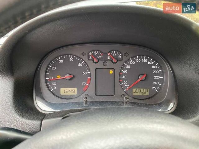 Черный Фольксваген Гольф, объемом двигателя 1.6 л и пробегом 315 тыс. км за 4600 $, фото 24 на Automoto.ua