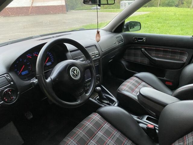 Чорний Фольксваген Гольф, об'ємом двигуна 1.8 л та пробігом 250 тис. км за 4000 $, фото 9 на Automoto.ua