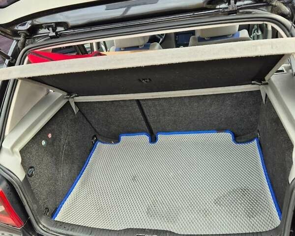 Чорний Фольксваген Гольф, об'ємом двигуна 1.6 л та пробігом 215 тис. км за 4700 $, фото 13 на Automoto.ua