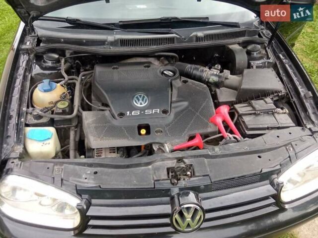 Черный Фольксваген Гольф, объемом двигателя 1.6 л и пробегом 264 тыс. км за 4000 $, фото 9 на Automoto.ua