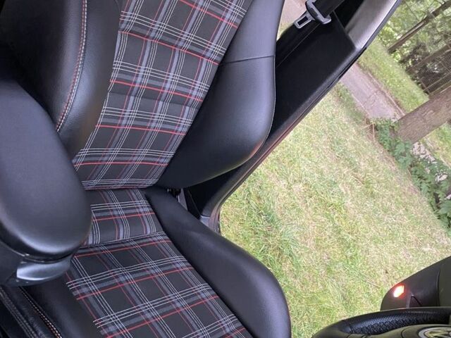 Чорний Фольксваген Гольф, об'ємом двигуна 1.8 л та пробігом 250 тис. км за 4000 $, фото 7 на Automoto.ua