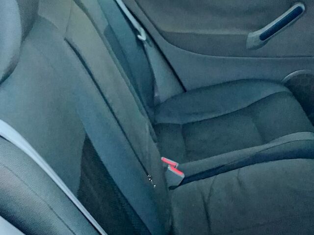 Черный Фольксваген Гольф, объемом двигателя 1.4 л и пробегом 233 тыс. км за 4100 $, фото 13 на Automoto.ua