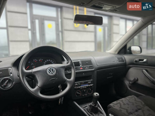 Чорний Фольксваген Гольф, об'ємом двигуна 1.39 л та пробігом 250 тис. км за 2800 $, фото 8 на Automoto.ua