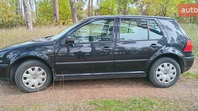 Черный Фольксваген Гольф, объемом двигателя 1.6 л и пробегом 250 тыс. км за 4500 $, фото 1 на Automoto.ua