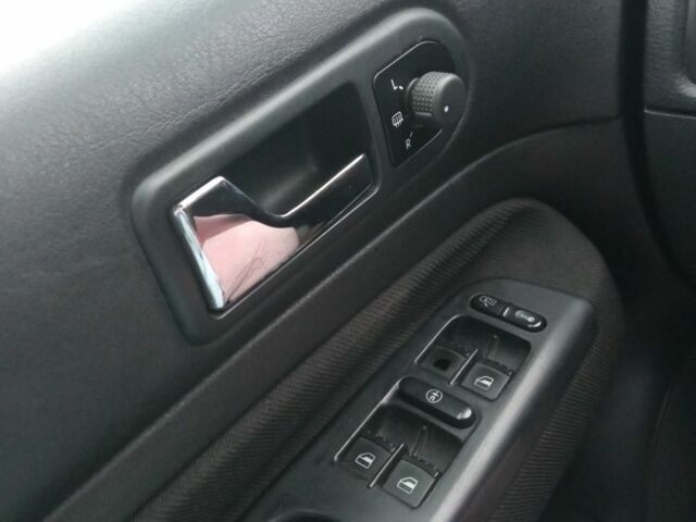 Чорний Фольксваген Гольф, об'ємом двигуна 1.4 л та пробігом 256 тис. км за 4150 $, фото 15 на Automoto.ua