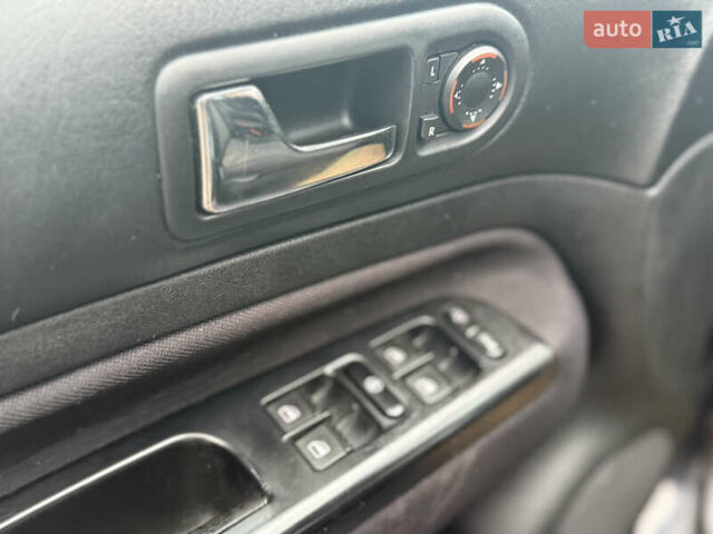 Черный Фольксваген Гольф, объемом двигателя 1.6 л и пробегом 263 тыс. км за 4150 $, фото 9 на Automoto.ua