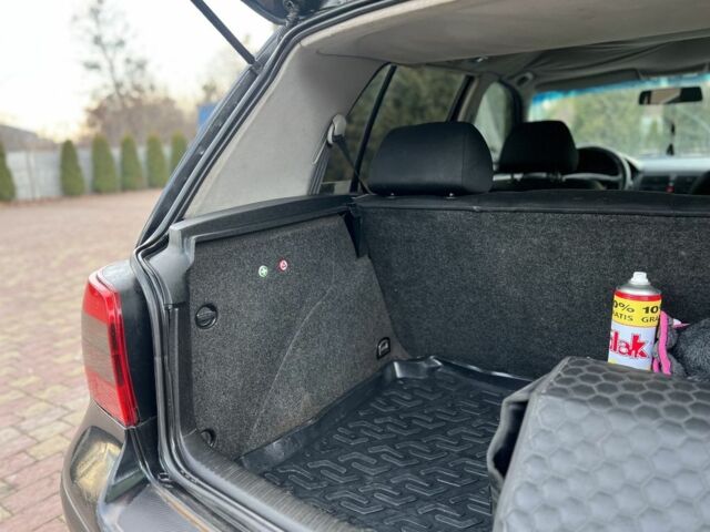 Черный Фольксваген Гольф, объемом двигателя 1.9 л и пробегом 335 тыс. км за 3350 $, фото 16 на Automoto.ua