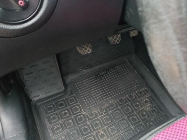 Чорний Фольксваген Гольф, об'ємом двигуна 1.4 л та пробігом 256 тис. км за 4150 $, фото 14 на Automoto.ua